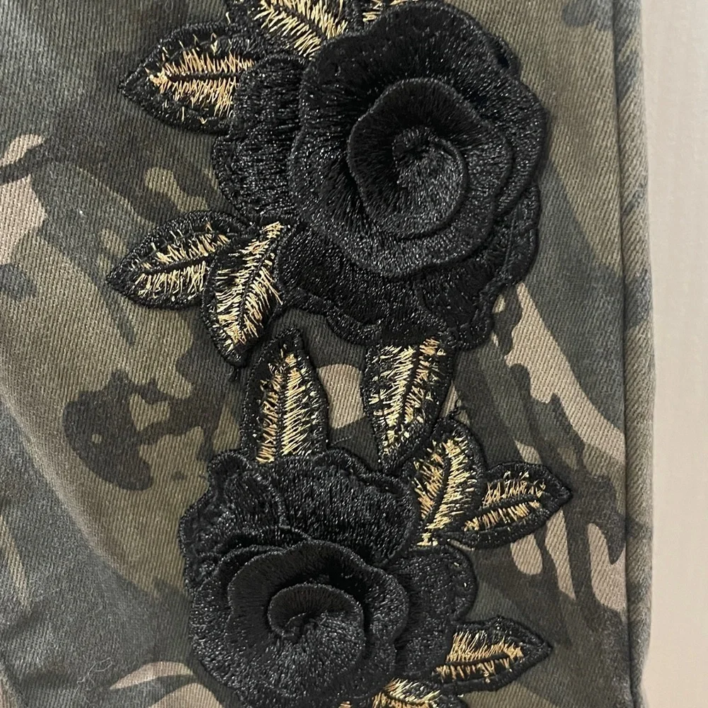 Tribal Camo Jeggings - Picture 2 of 5